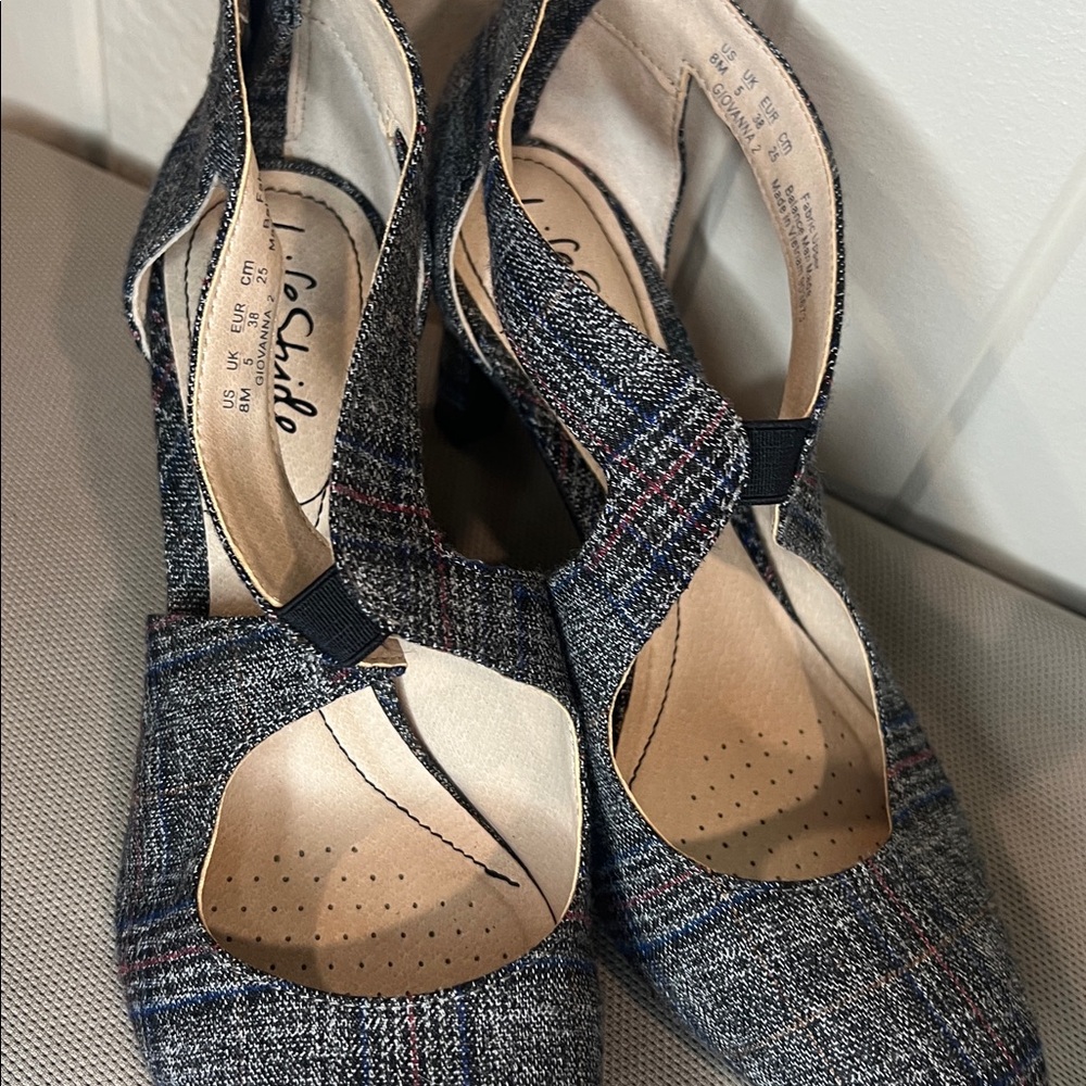 LifeStride Woman Giovanna 2 Grey Plaid Fabric Pump - Picture 7 of 9